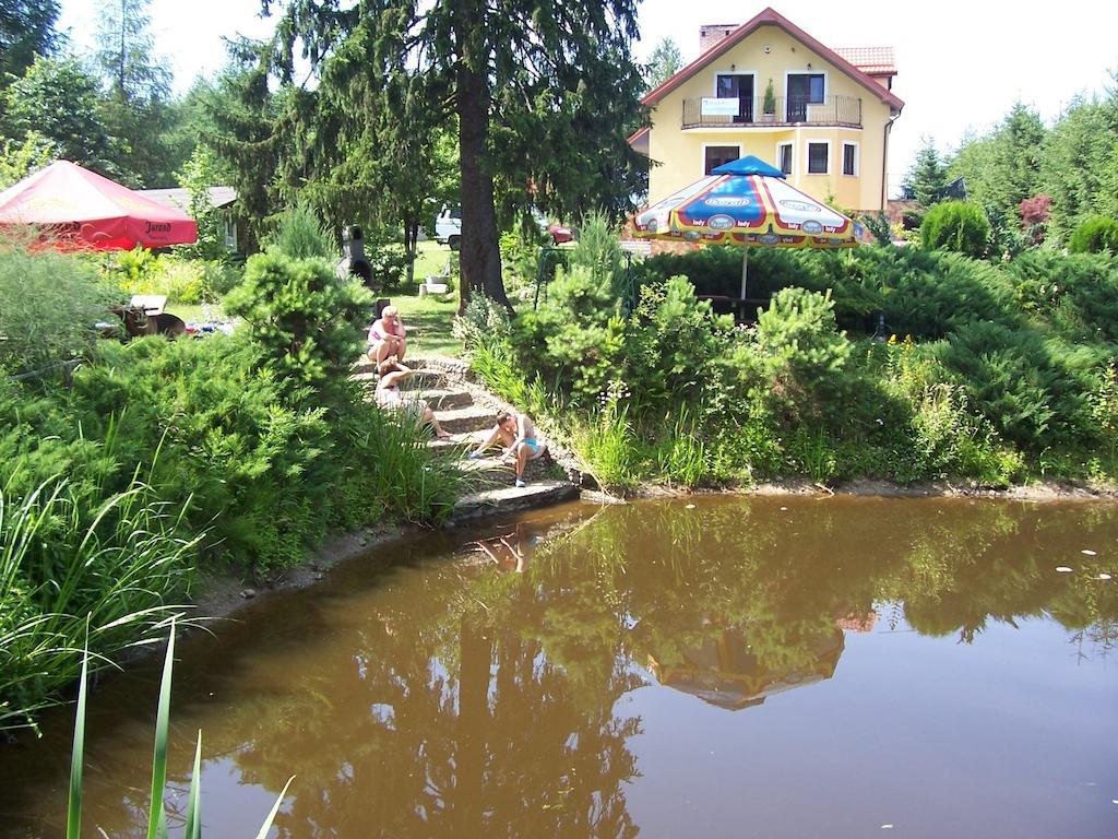 Gosciniec Nad Stawem Villa Шчитно Екстериор снимка